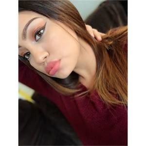 Meet your Posher, Alexandra